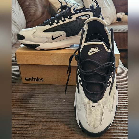 Men’s Nike Zoom 2k authentic size 9 - Picture 2 of 6